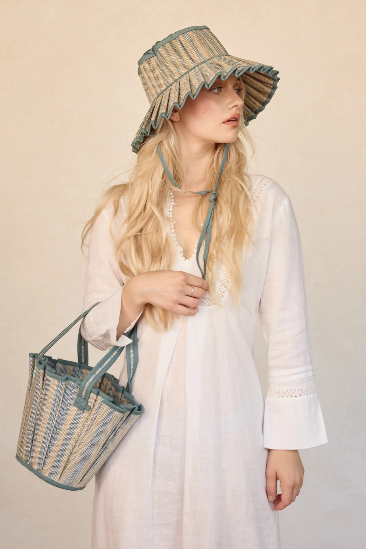 FRENCH VANILLA Island Capri Pleated Brim Sun Hat image number 2