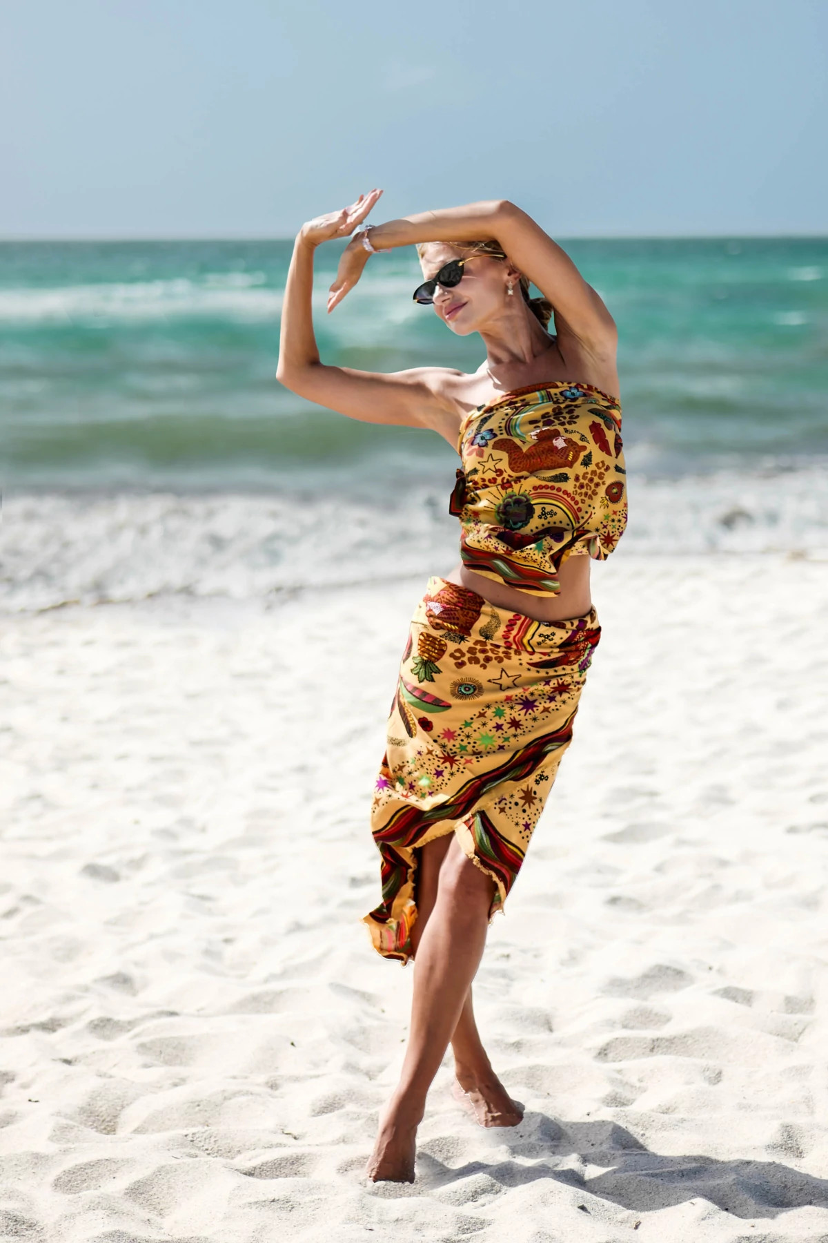 BEIGE Crazy World Sarong image number 3