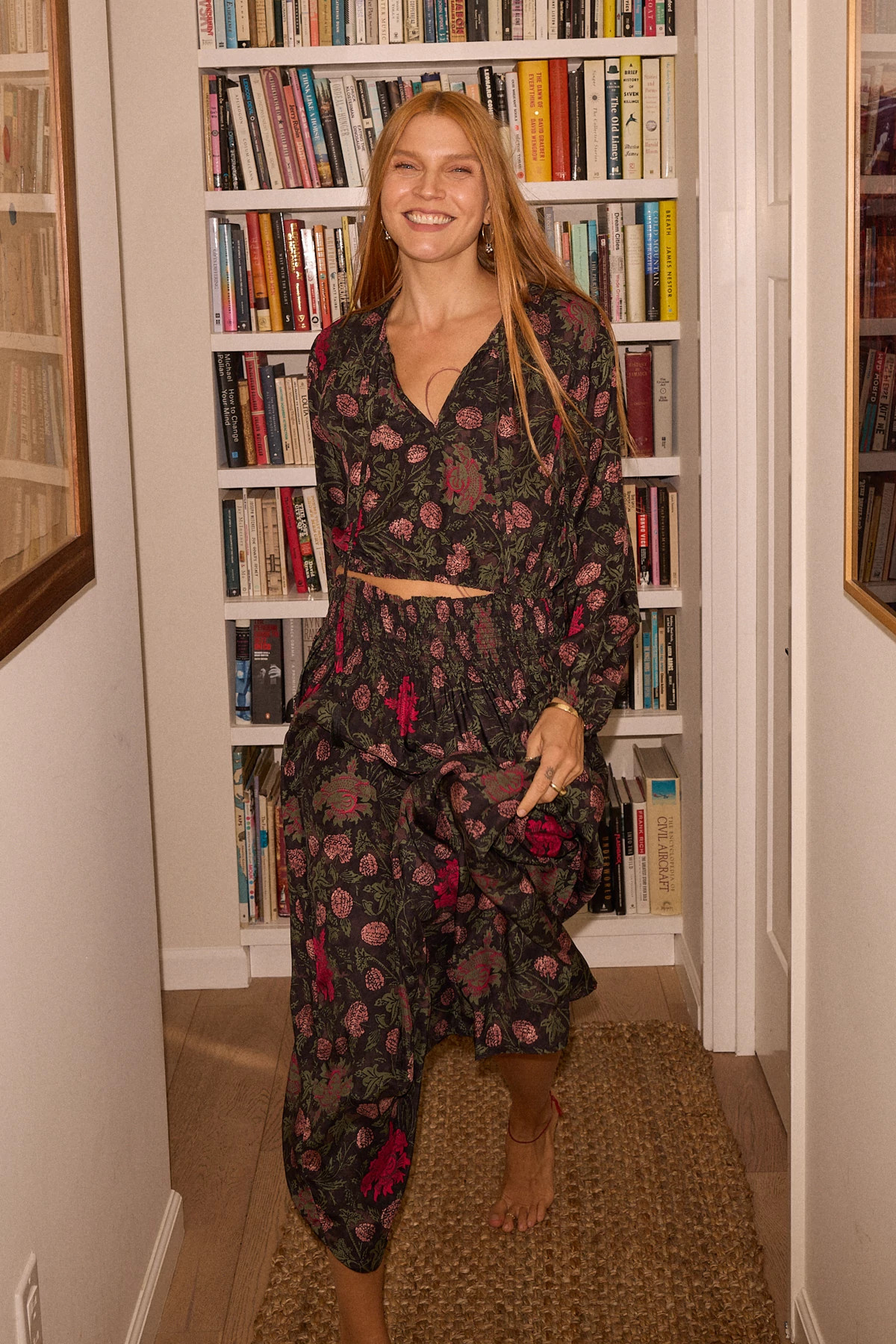 LEHUA PRINT BLACK Bella Silk Skirt image number 6