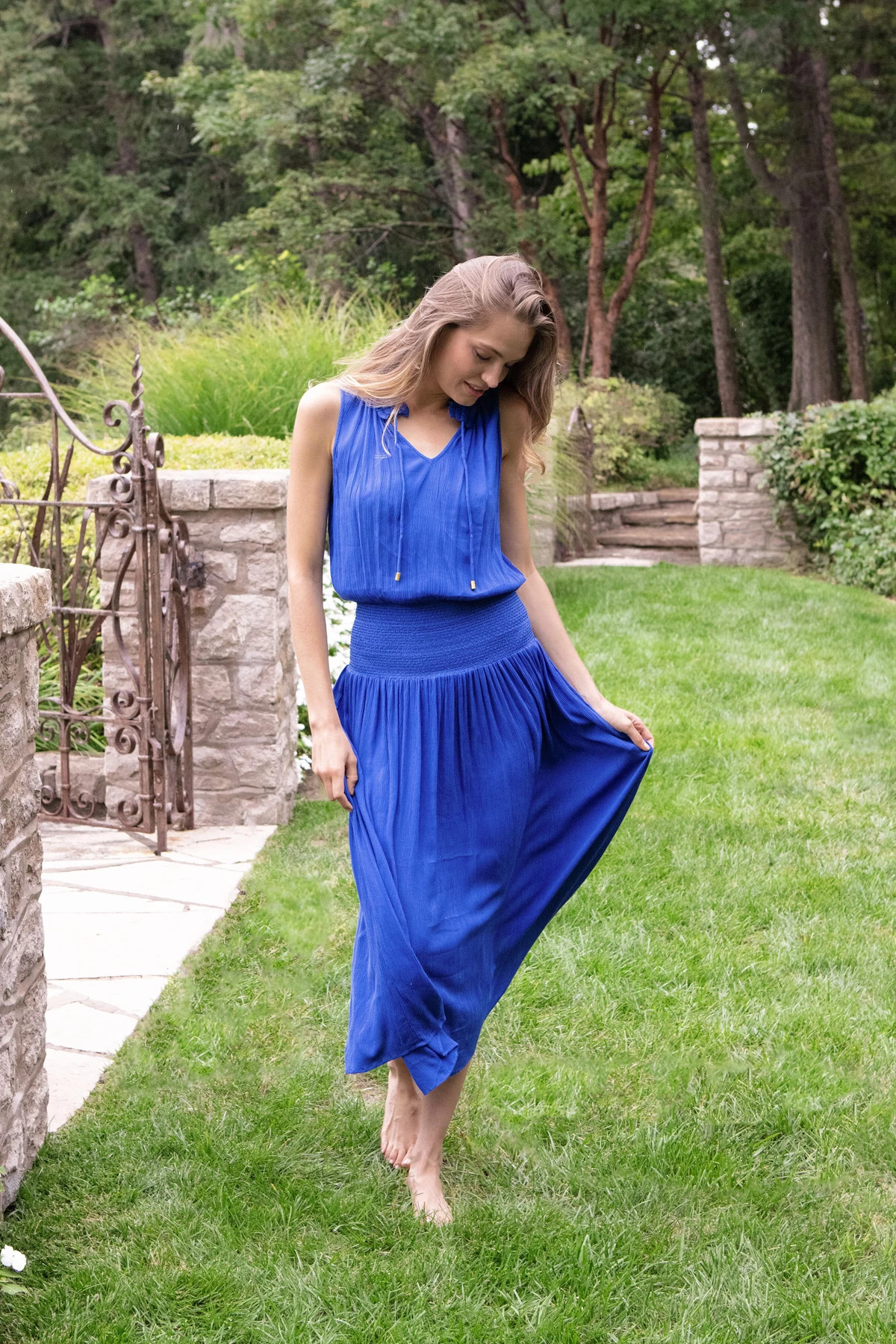 HAMPTONS BLUE Split Neck Smocked Waist Maxi Dress image number 3