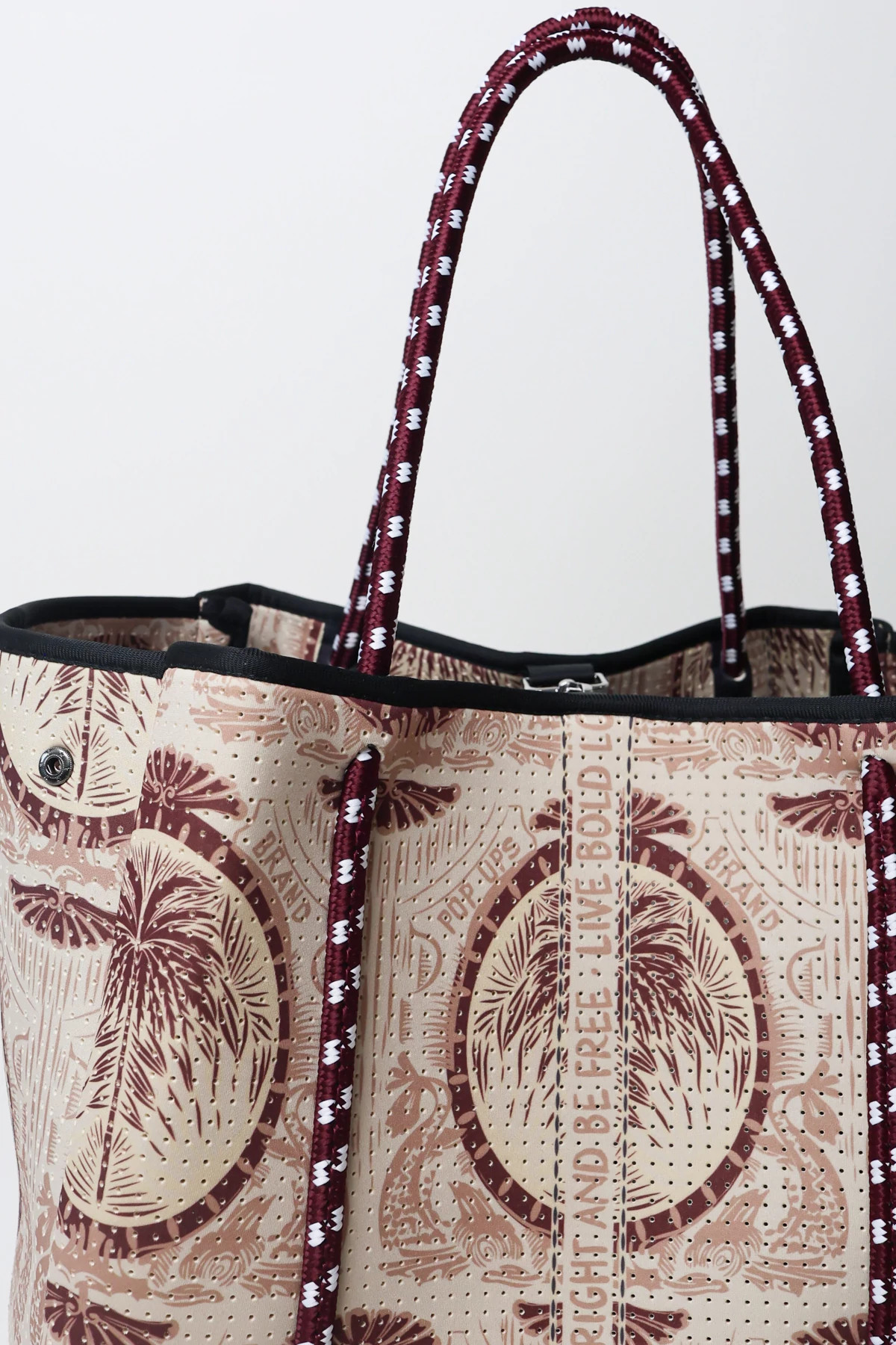 SCARFBEIGE Dreamfield Neoprene Tote Bag image number 4
