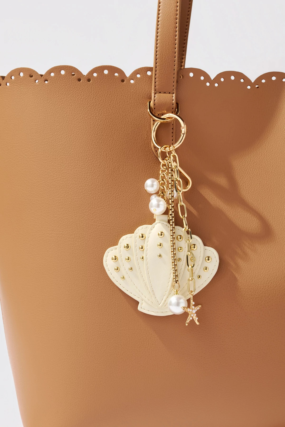IVORY Seashell Bag Charm image number 3