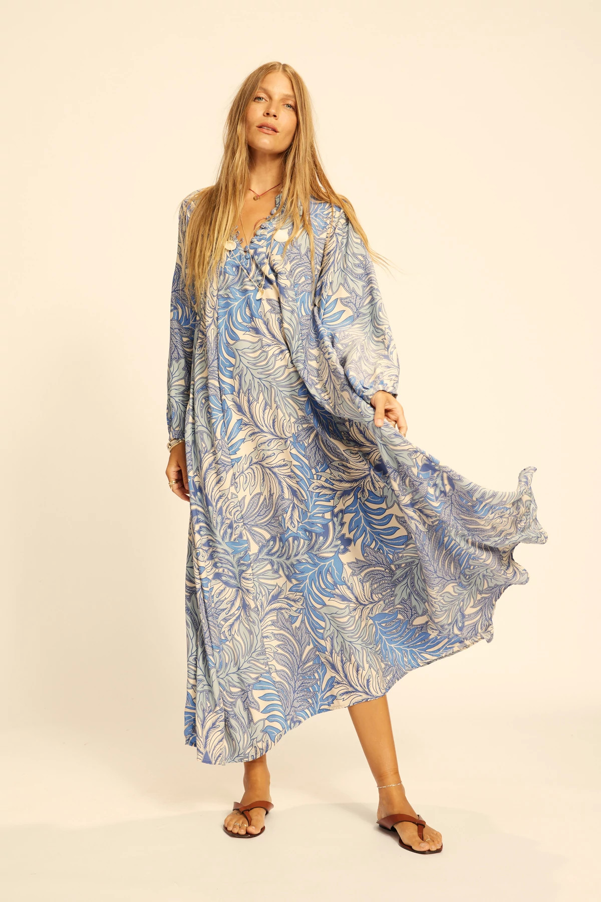 JUNGLE PRINT LAKE BLUE Fiore Silk Maxi Dress image number 3