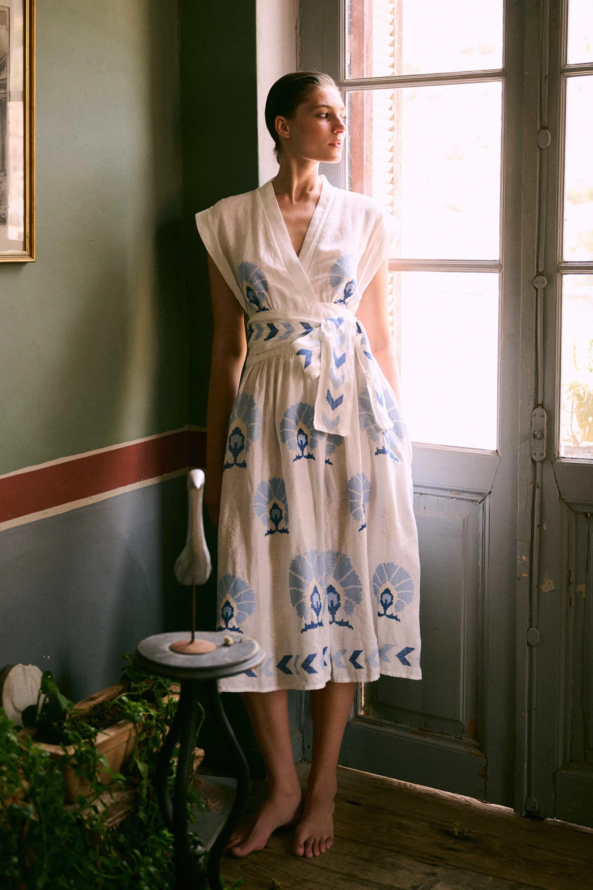 WHITE BLUE Embroidered Midi Dress image number 3