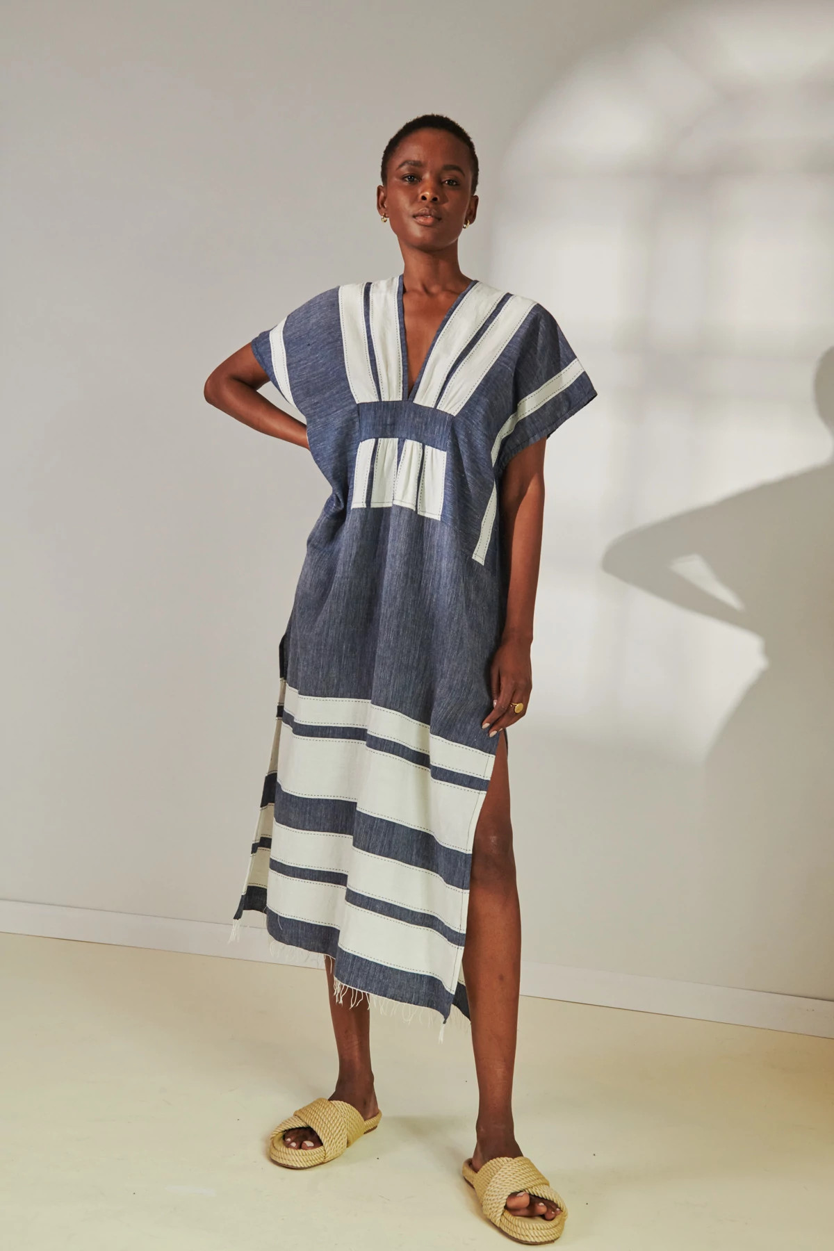 DEBRE NAVY Gasira V-Neck Caftan image number 3