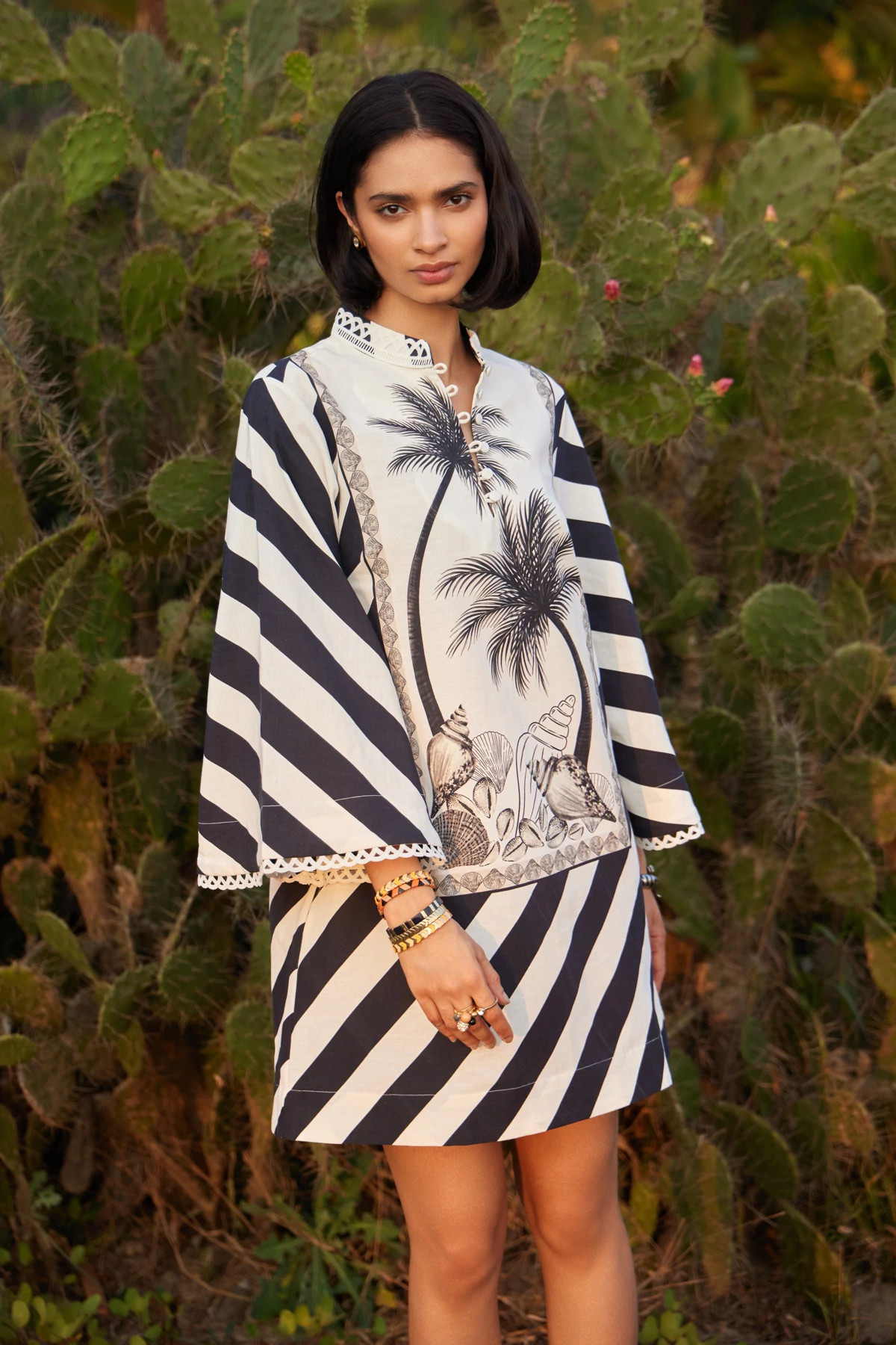 BLACK AND WHITE PALM PANEL Mini Caftan Dress image number 3