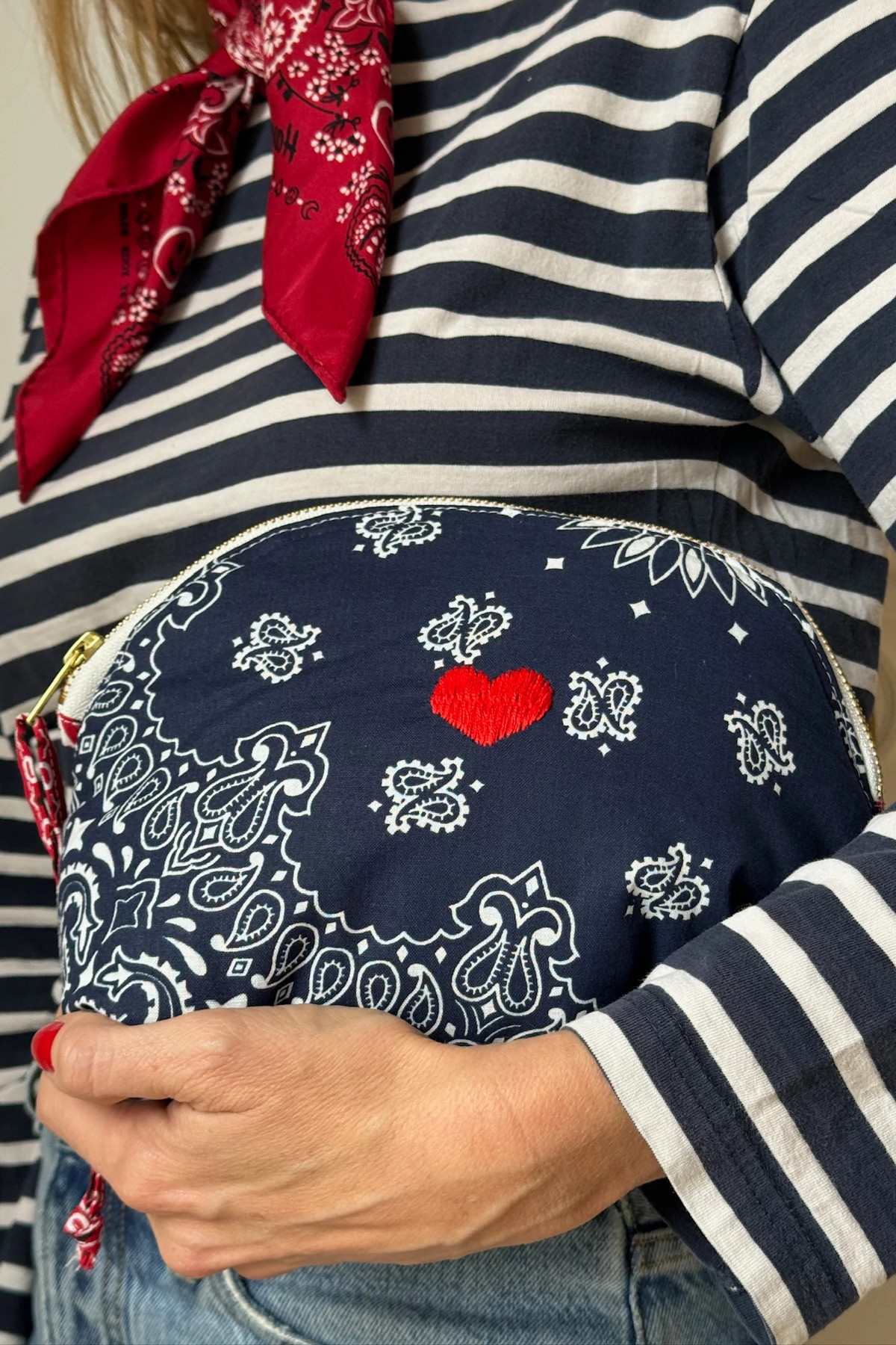 NAVY/CHAMBRAY Heart Embroidered Bandana Pouch image number 4
