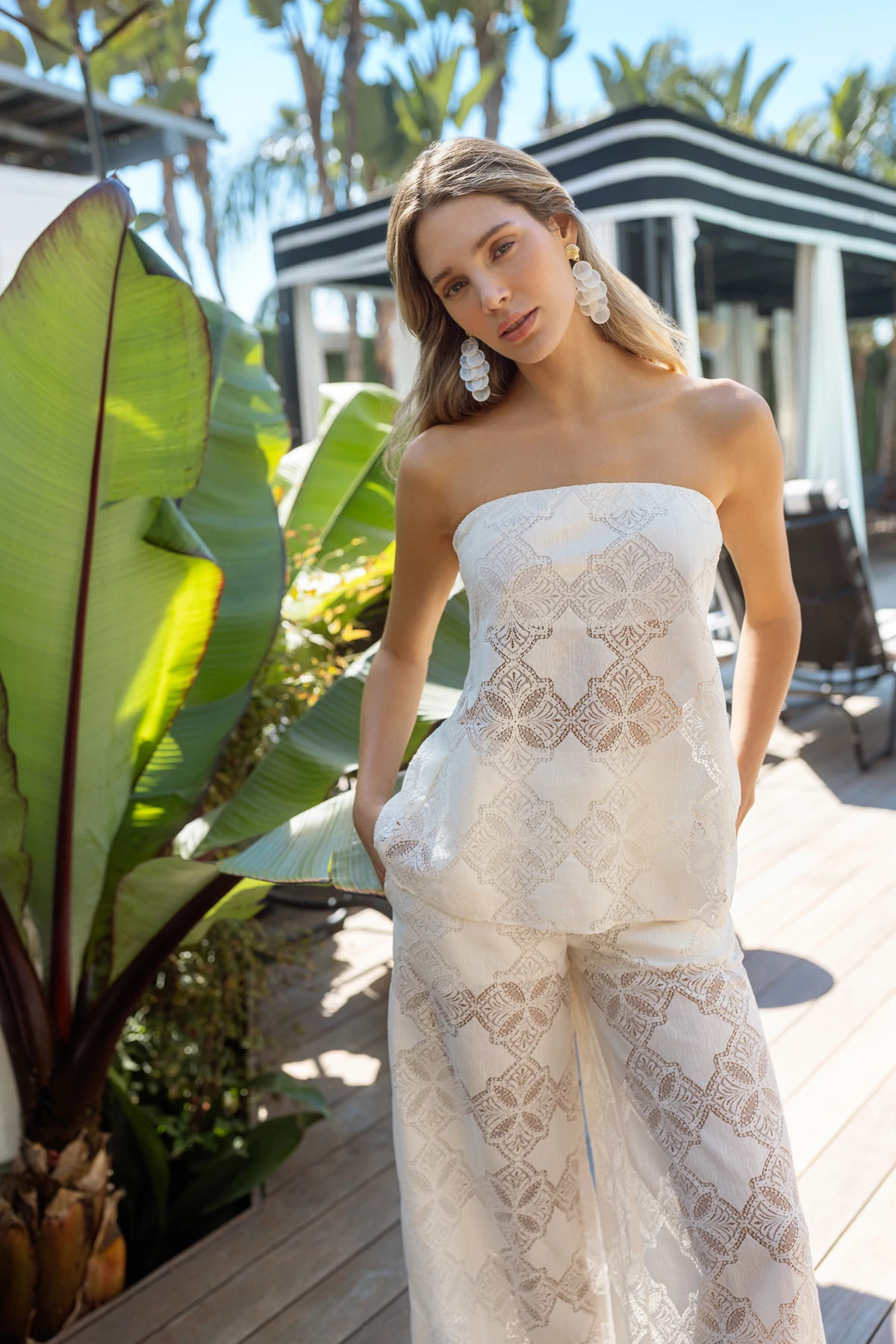 FLORAL MEDALLION Yassi Lace Strapless Top image number 3
