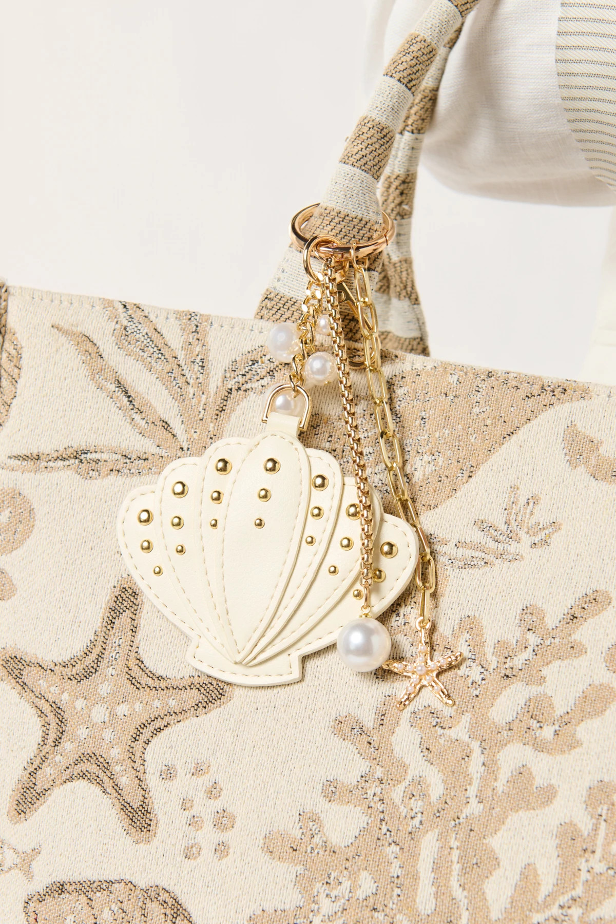 IVORY Seashell Bag Charm image number 4