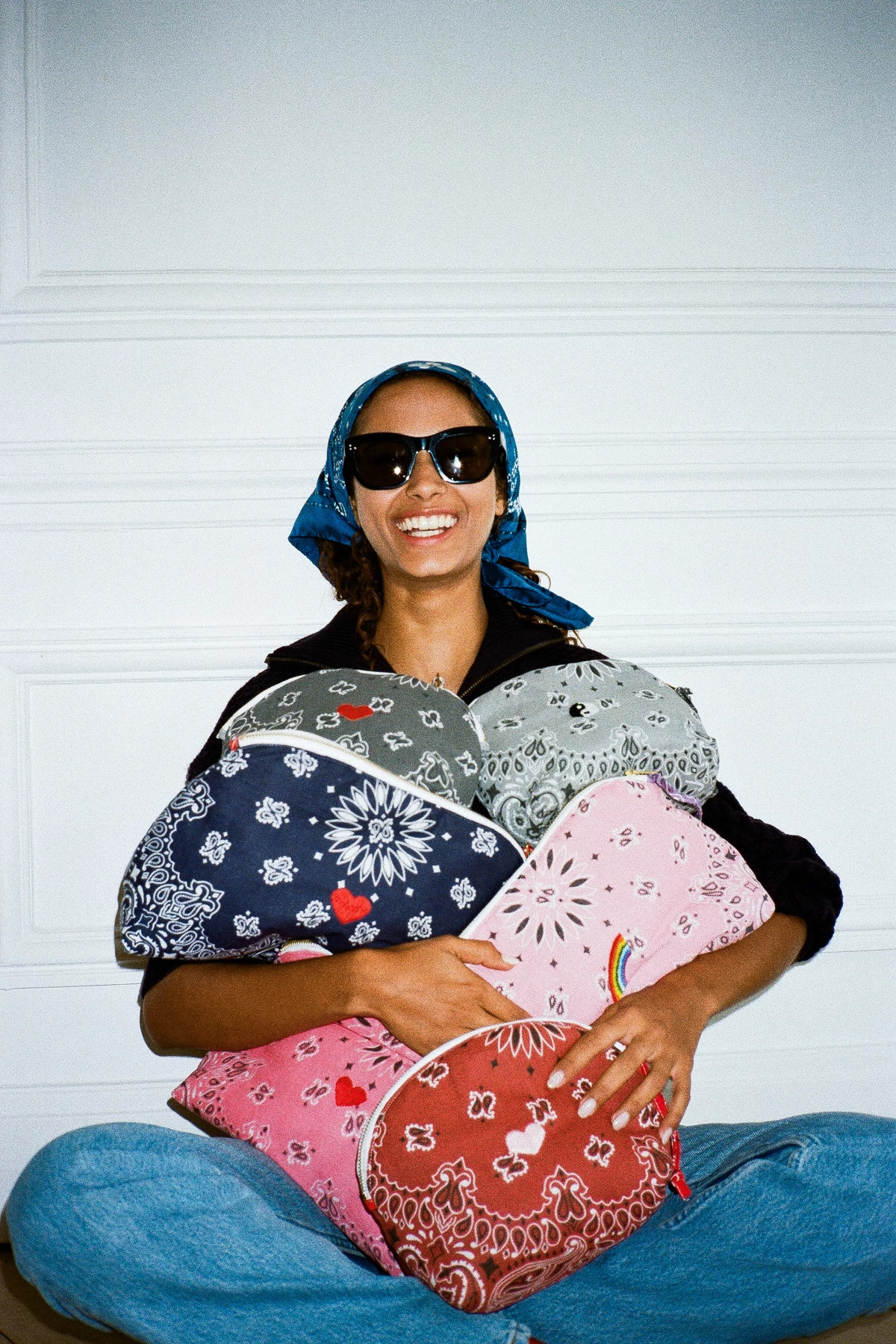 NAVY/REAL RED Large Bandana Pouch image number 3