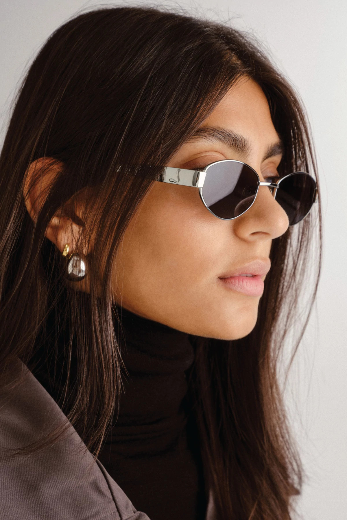 SILVER Boston Oval Sunglasses image number 4