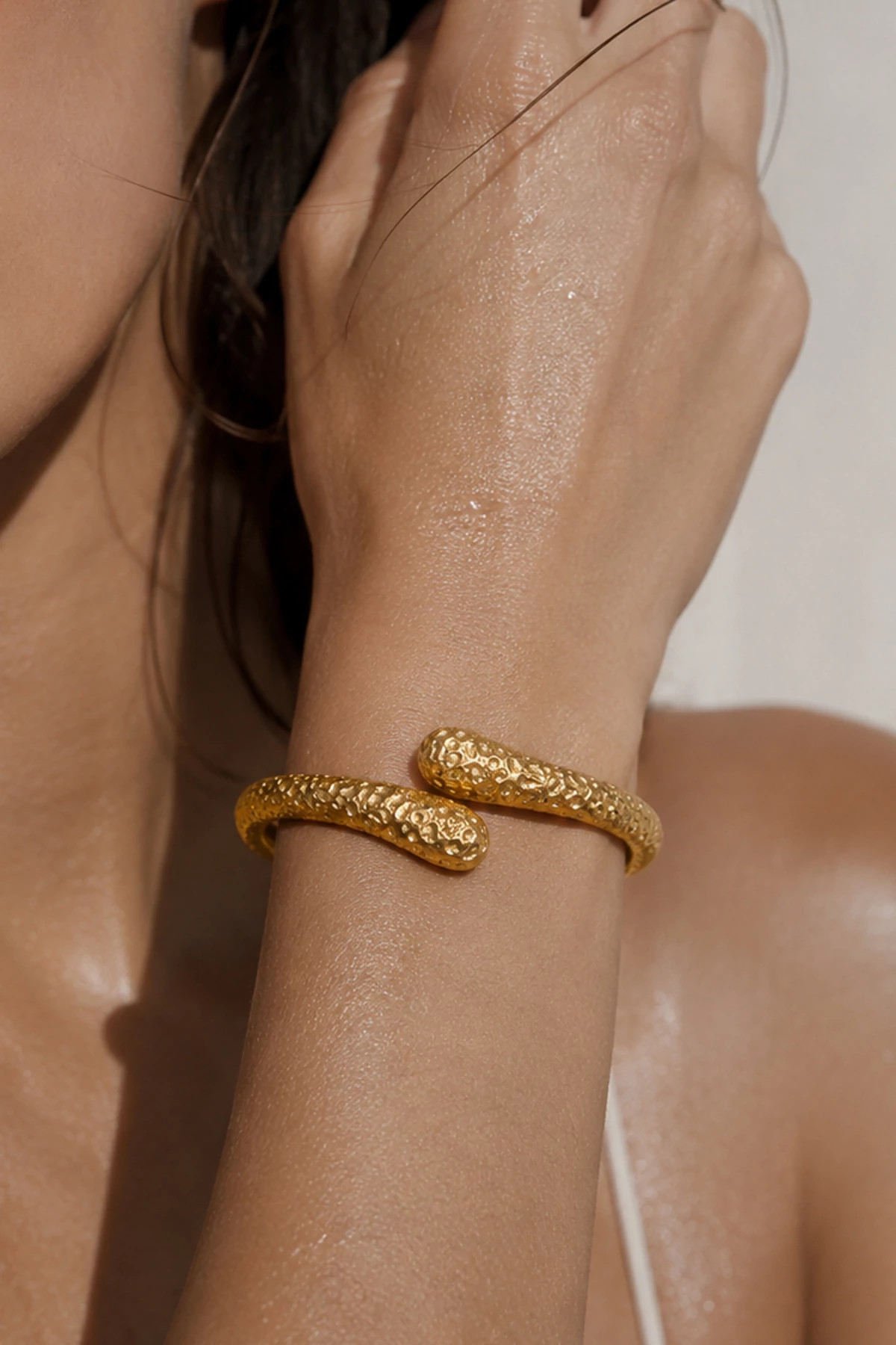 GOLD Maural Hammered Bangle Bracelet image number 2