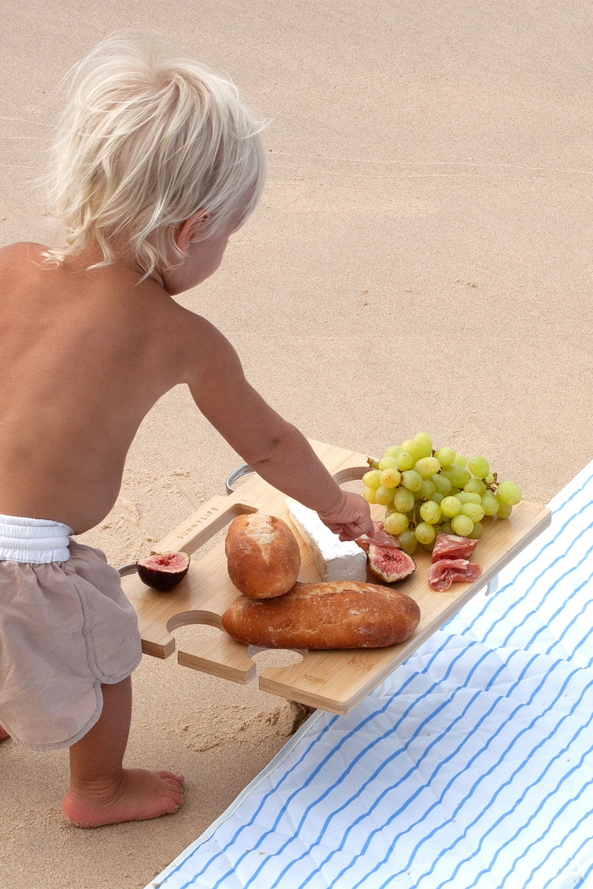 NATURAL Le Weekend Portable Picnic Table image number 3