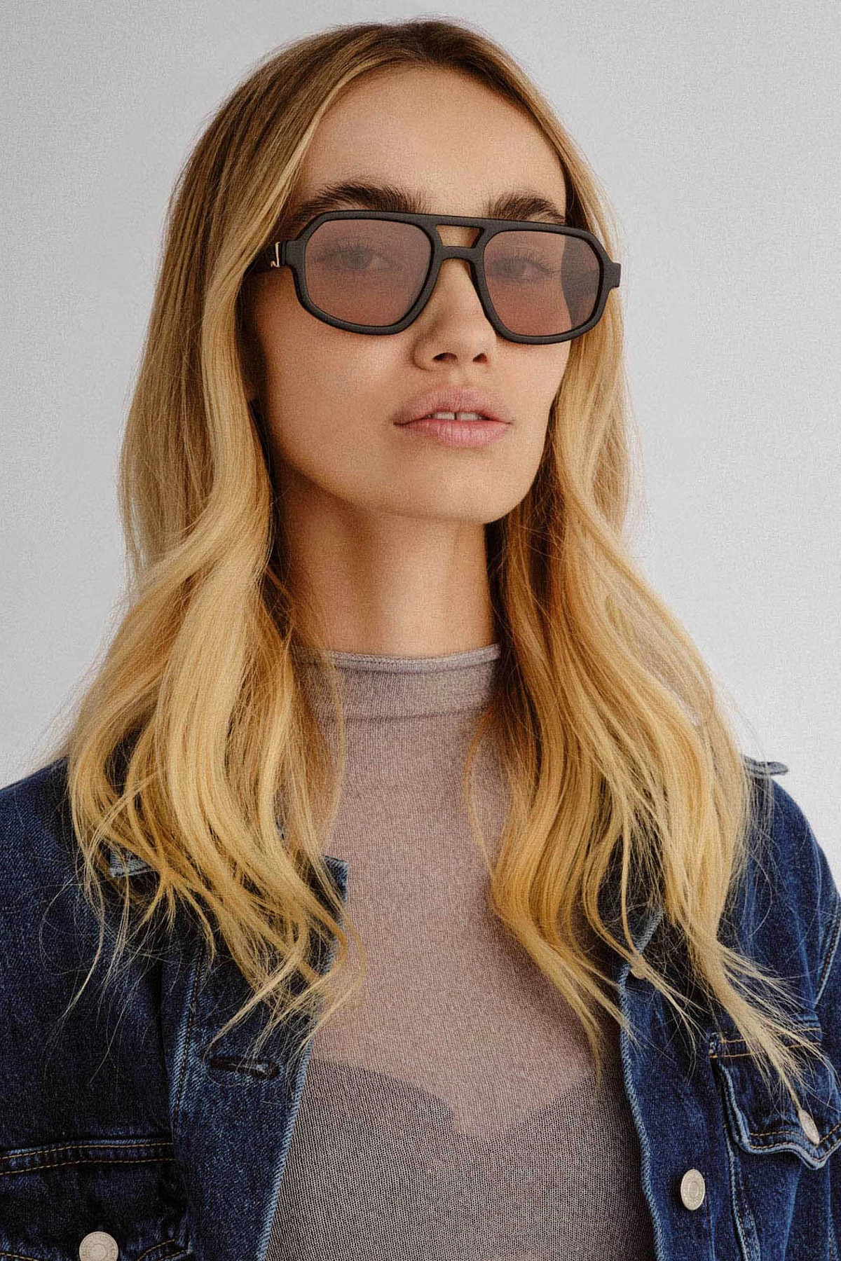 BLACK Banks Sunglasses image number 3