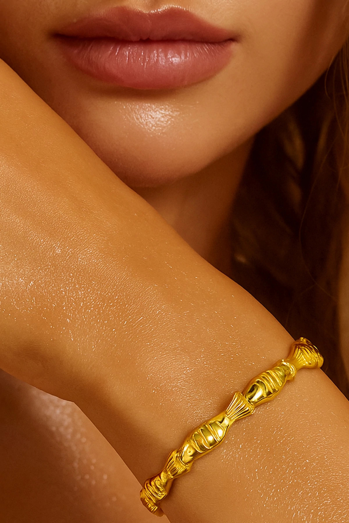 GOLD Ozara Fish Bangle Bracelet image number 2